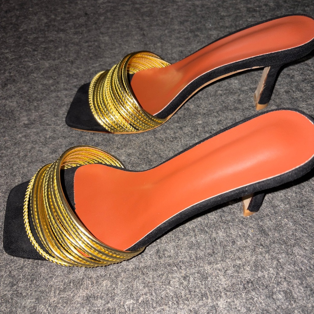 Heels - Picture 5 of 5